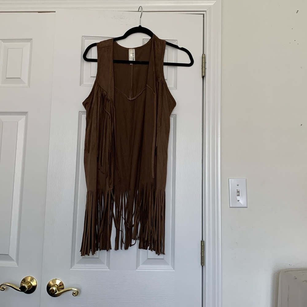Lily pad vest with fringe trim
